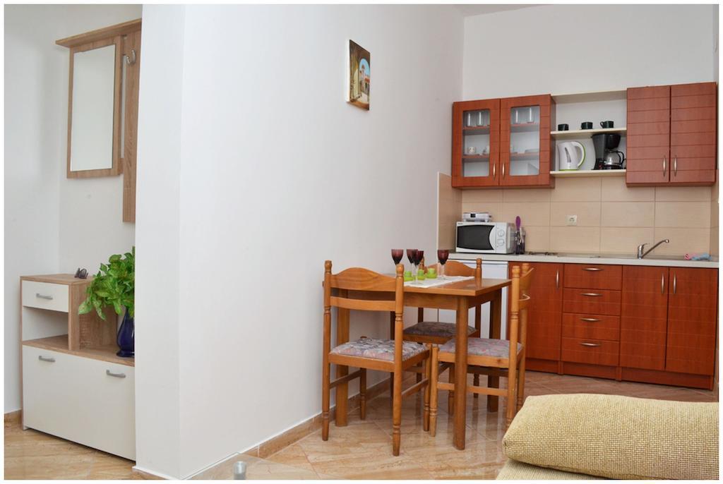 Luciano Apartmán *